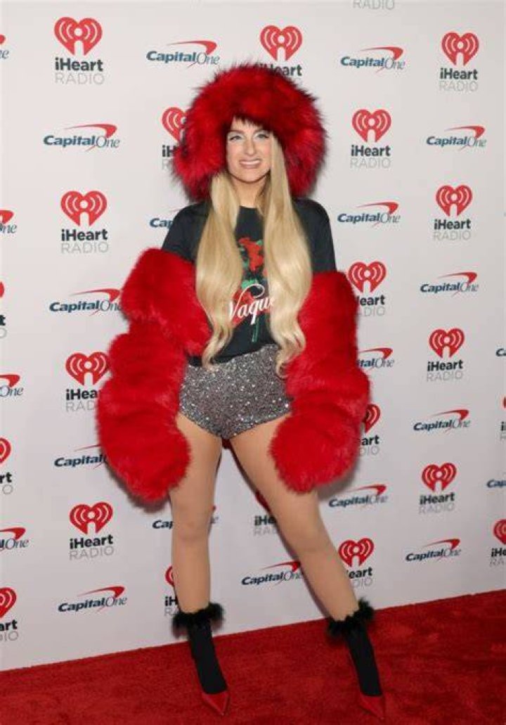 KIIS Jingle Ball Red Carpet Pics