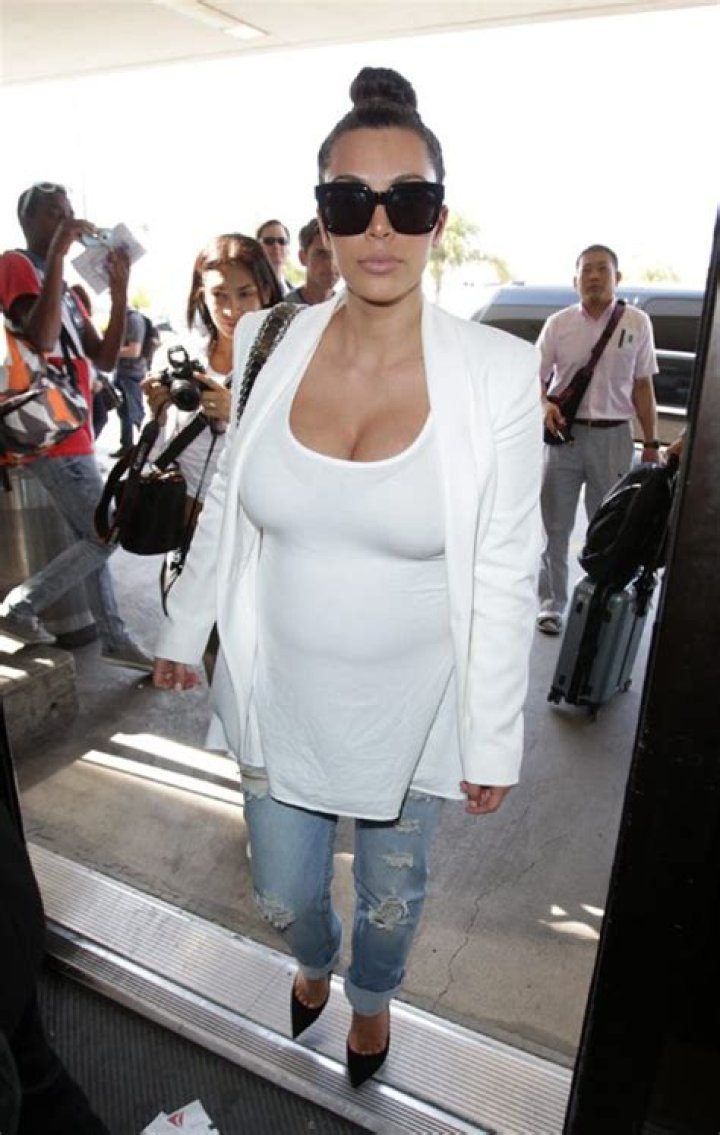 kim-kardashain-may-3-outifts-gallery