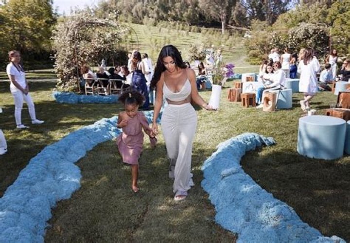 kim-kardashian-baby-shower-lanvin-look-ftr