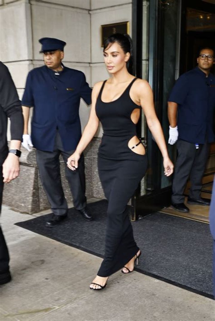 Kim Kardashian exits her New York City hotel looking amazing in all white. Pictured: Kim Kardashian Ref: SPL5499133 011122 NON-EXCLUSIVE Picture by: WavyPeter / SplashNews.com Splash News and Pictures USA: +1 310-525-5808 London: +44 (0)20 8126 1009 Berlin: +49 175 3764 166 World Rights