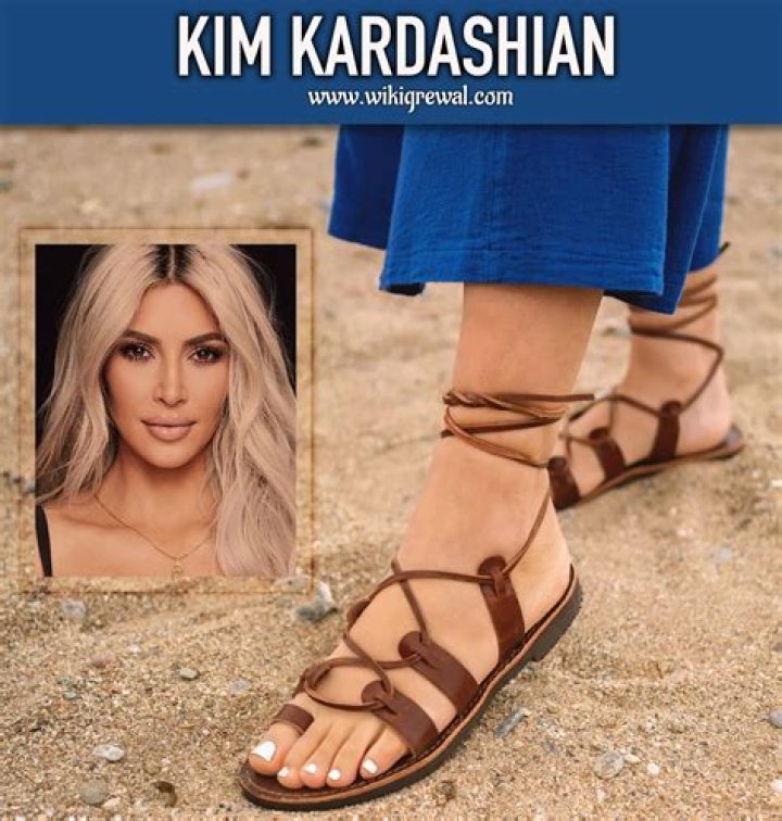 Kim-Kardashian-Feet-FFN-ftr