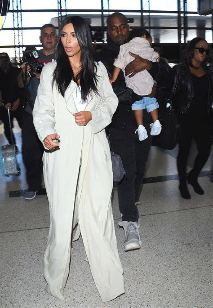 kim-kardashian-lax-april-24-pregnant-ftr