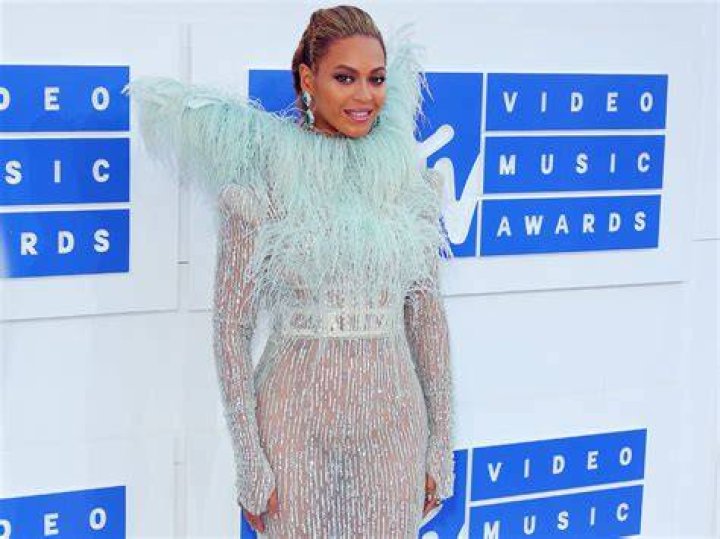 kim-kardashian-mtv-vma-2016-best-dressed-ftr