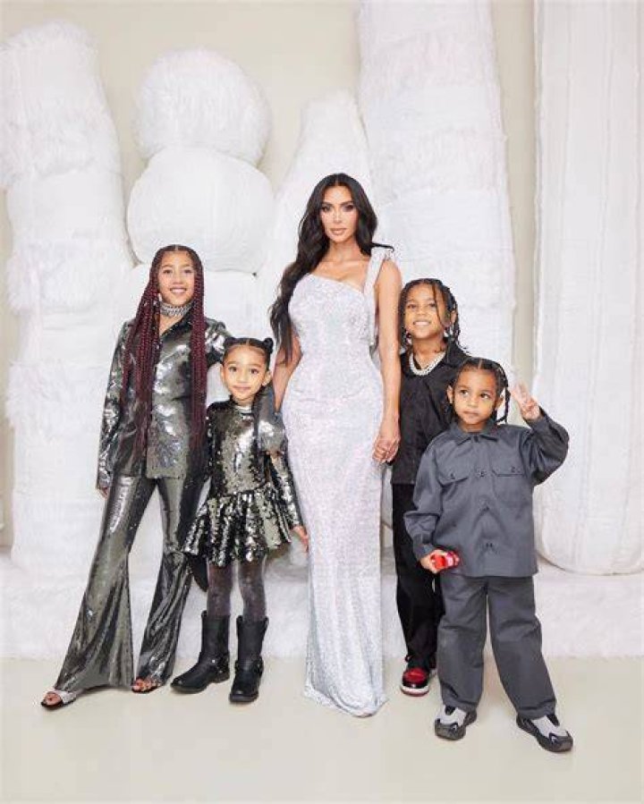 Kim Kardashian, North West, Saint West Kim Kardashian out and about, New York, USA - 01 Feb 2017 Kim Kardashian and kids leaving home in New York City