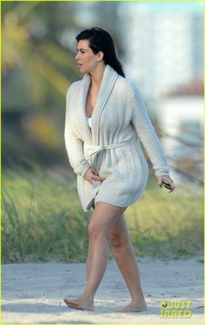 Kim Kardashian Pregnant Bikini