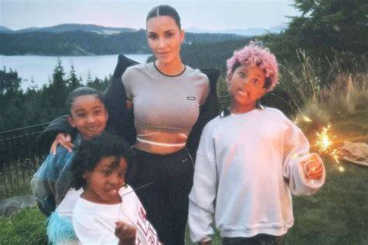 Kim Kardashian, Psalm West, Saint West