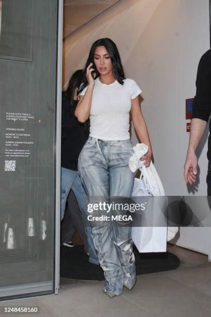 Kim Kardashian shopping at Victoria Beckham's shop in Mayfair. 17 Mar 2023 Pictured: Kim Kardashian. Photo credit: Raw Image LTD/MEGA TheMegaAgency.com +1 888 505 6342 (Mega Agency TagID: MEGA958084_015.jpg) [Photo via Mega Agency]