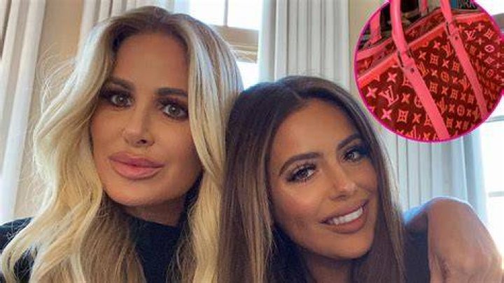 Kim Zolciak Kim Zolciak and Kroy Biermann out and about, Los Angeles, USA - 13 Oct 2016 Kim Zolciak and husband Kroy Biermann spotted leaving the cosmetic dermatology clinic Epione in Beverly Hills