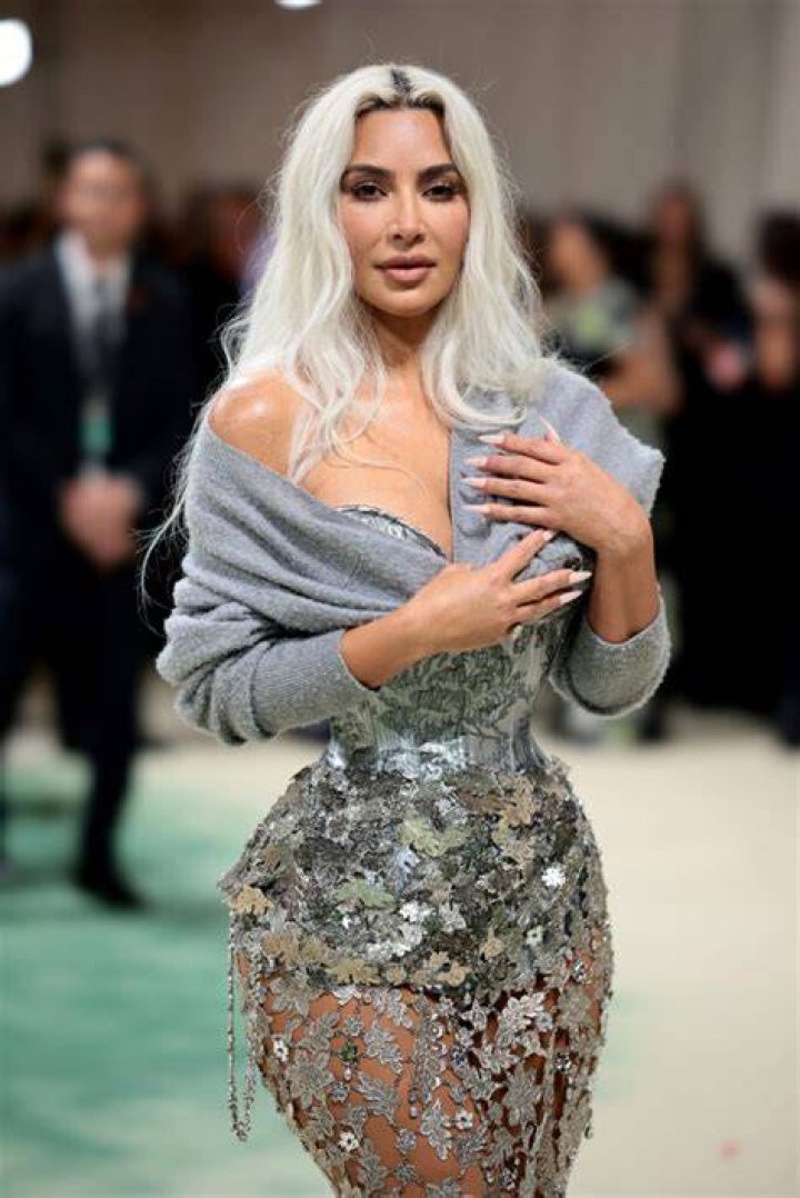kin-kardashian-may-6-met-dress