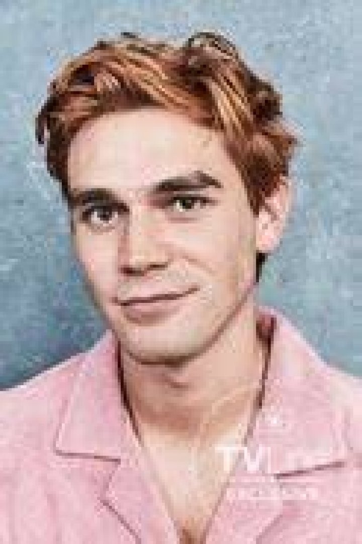 KJ Apa at TVLine&rsquo;s 2019 Portrait Studio