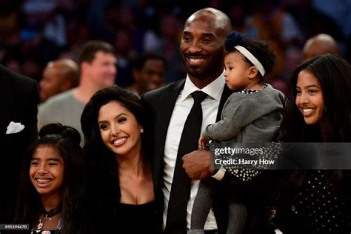 Kobe Bryant with his wife Vanessa Bryant arrive at the MTV Movie Awards, in Culver City, Calif. The show will air on Thursday, June 10 MTV MOVIE AWARDS 2004, CULVER CITY, USA
