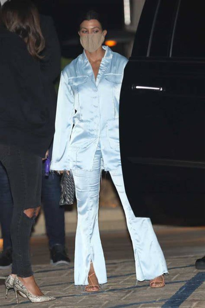 Kourtney Kardashian In A Blue & White Dress