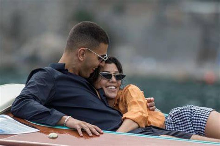 Kourtney Kardashian & Younes Bendjima Cuddling