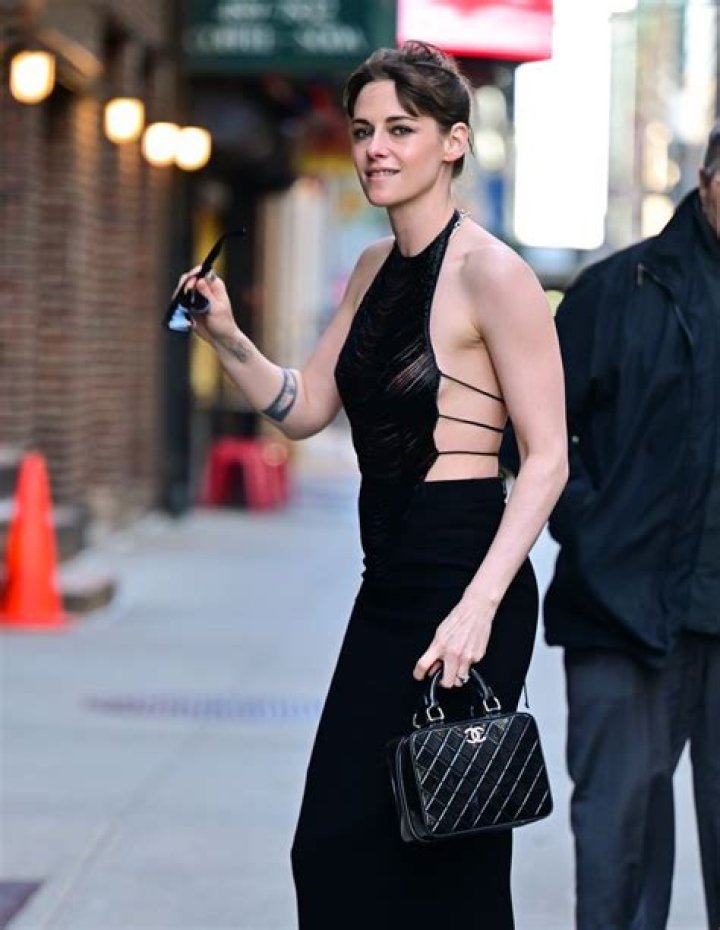 Kristen Stewart Braless