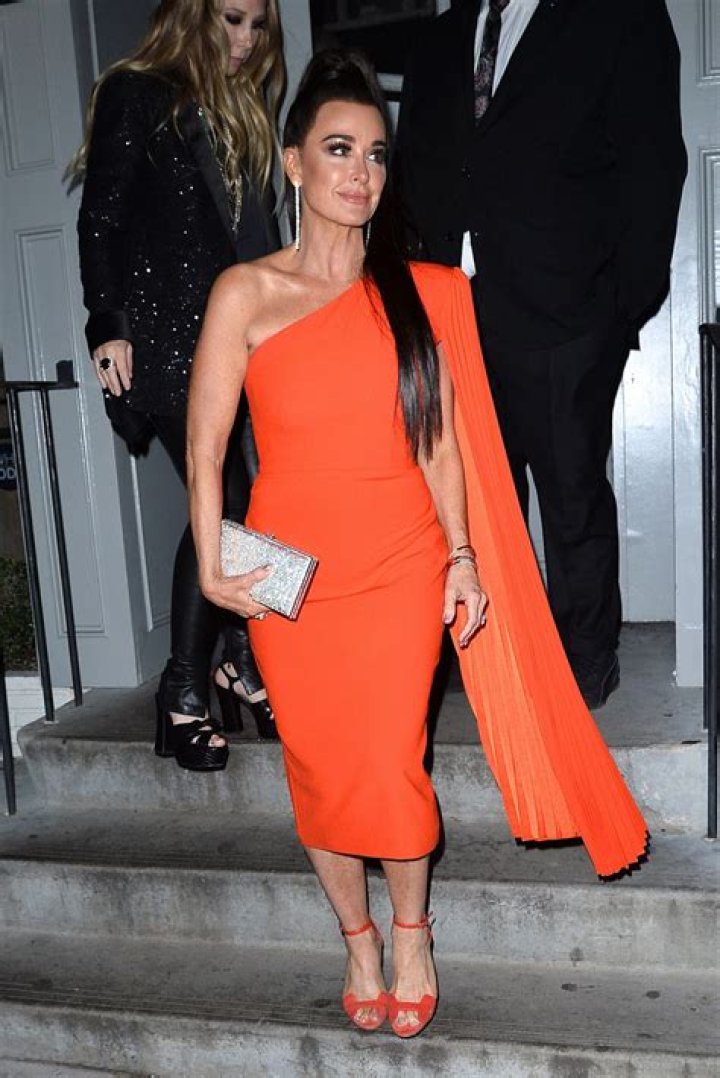 Kyle Richards arrives at the People's Choice Awards, at the Barker Hangar in Santa Monica, Calif 2022 People's Choice Awards, Santa Monica, United States - 06 Dec 2022