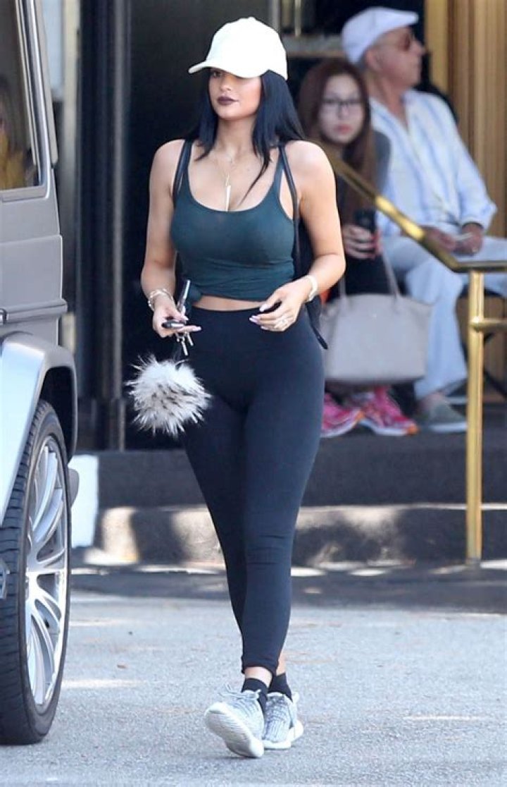 Kylie In Leggings