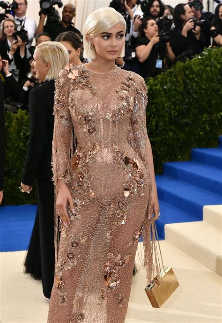 Kylie-Jenner-met-gala-2017-beauty