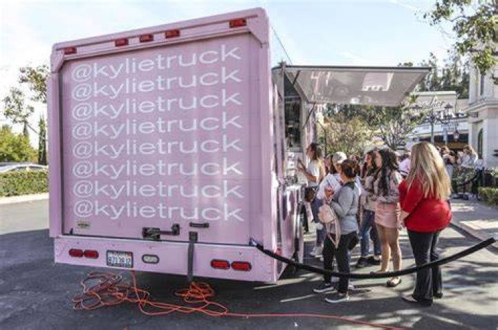 Kylie Jenner&rsquo;s Makeup Truck