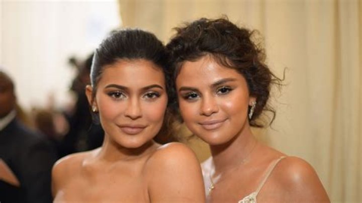 Kylie Jenner Selena Gomez Met Gala Pic