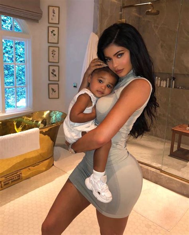 Kylie Jenner takes baby stormy out and about in NYC Pictured: Ref: SPL5085942 040519 NON-EXCLUSIVE Picture by: Pap Nation / SplashNews.com Splash News and Pictures Los Angeles: 310-821-2666 New York: 212-619-2666 London: 0207 644 7656 Milan: 02 4399 8577 World Rights