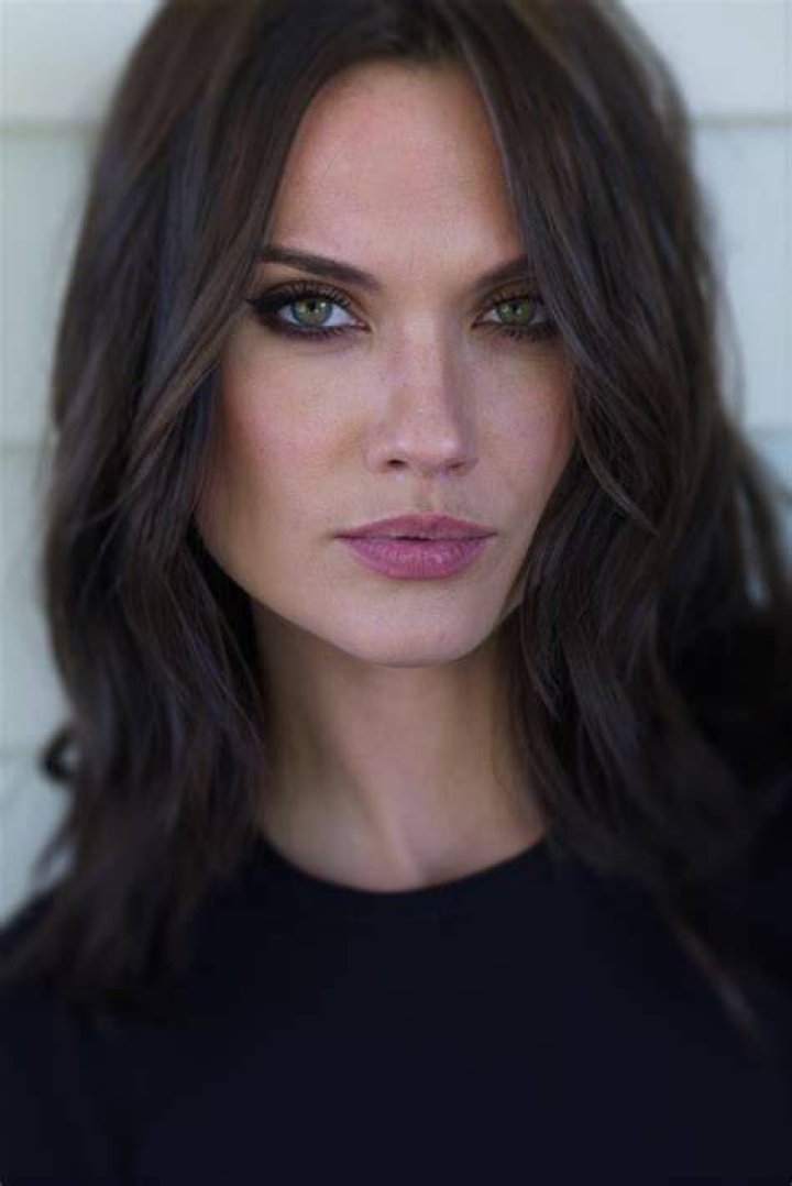 Laura James &mdash; Season 19