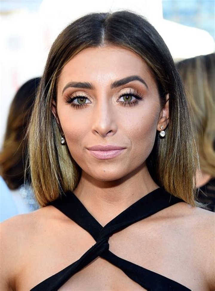 lauren-elizabeth-amas-2015-american-music-awards