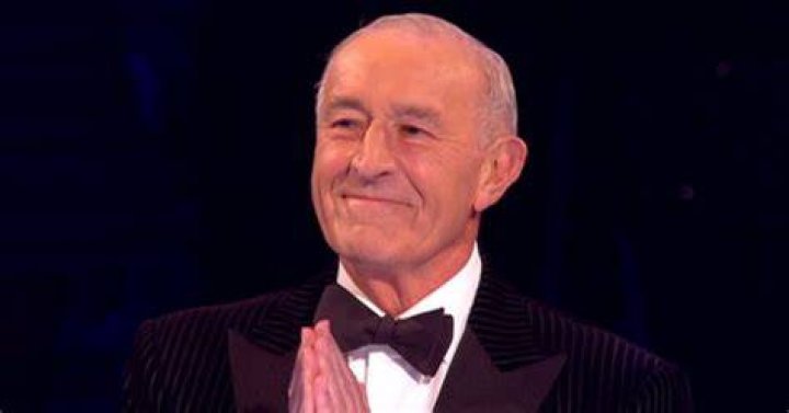 Len Goodman Giving A Standing Ovation