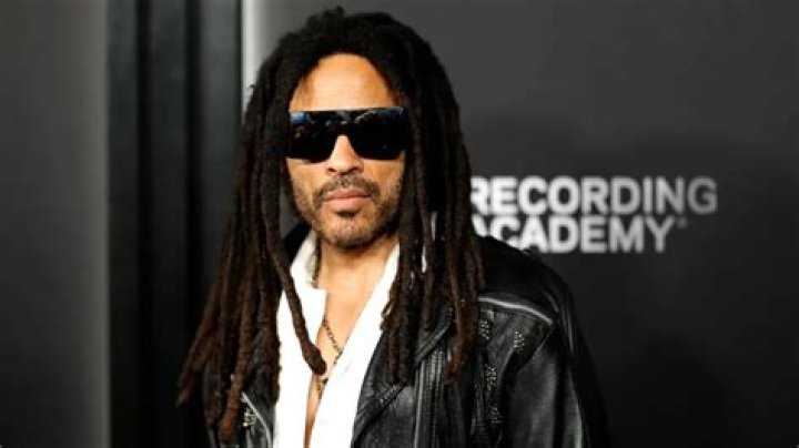 LENNY KRAVITZ Lenny Kravitz accepts the award for Artist of the Year: Pop Alternative Radio, at the Radio Music Awards, in Las VegasRADIO MUSIC AWARDS, LAS VEGAS, USA