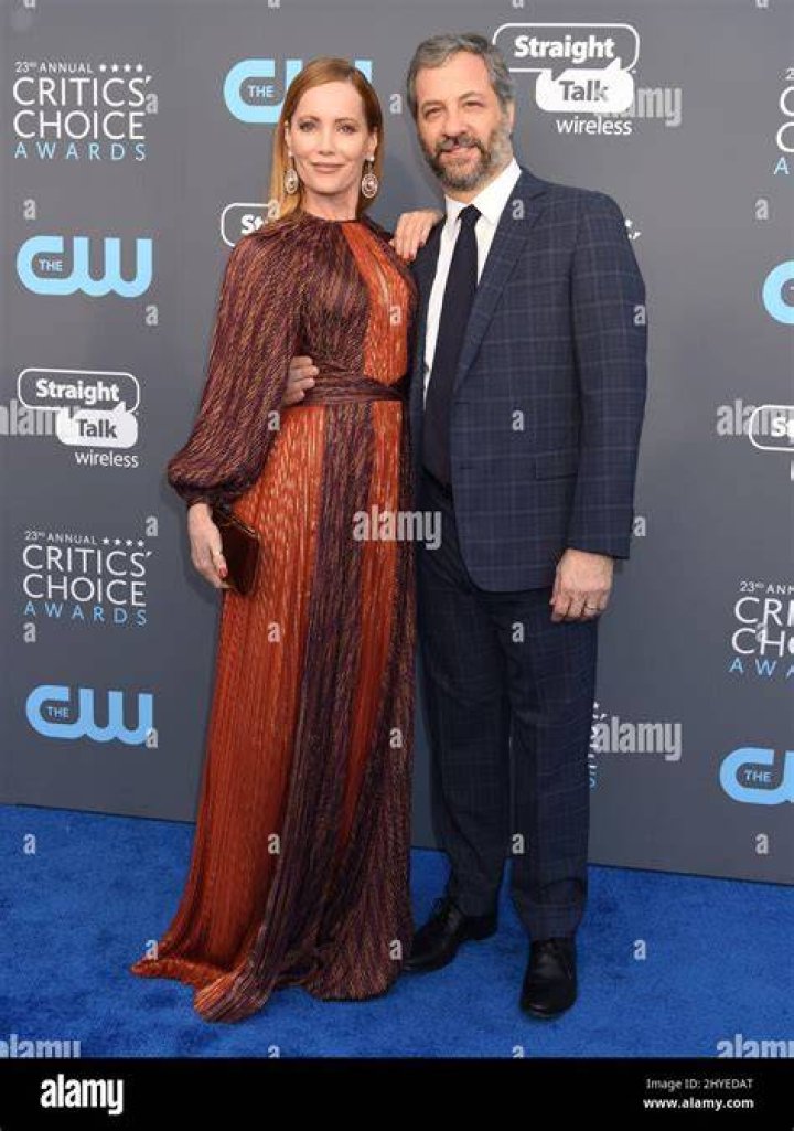 leslie-mann-judd-apatow-critics-choice-2016