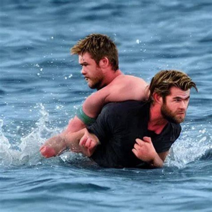 Liam Hemsworth Street Fight