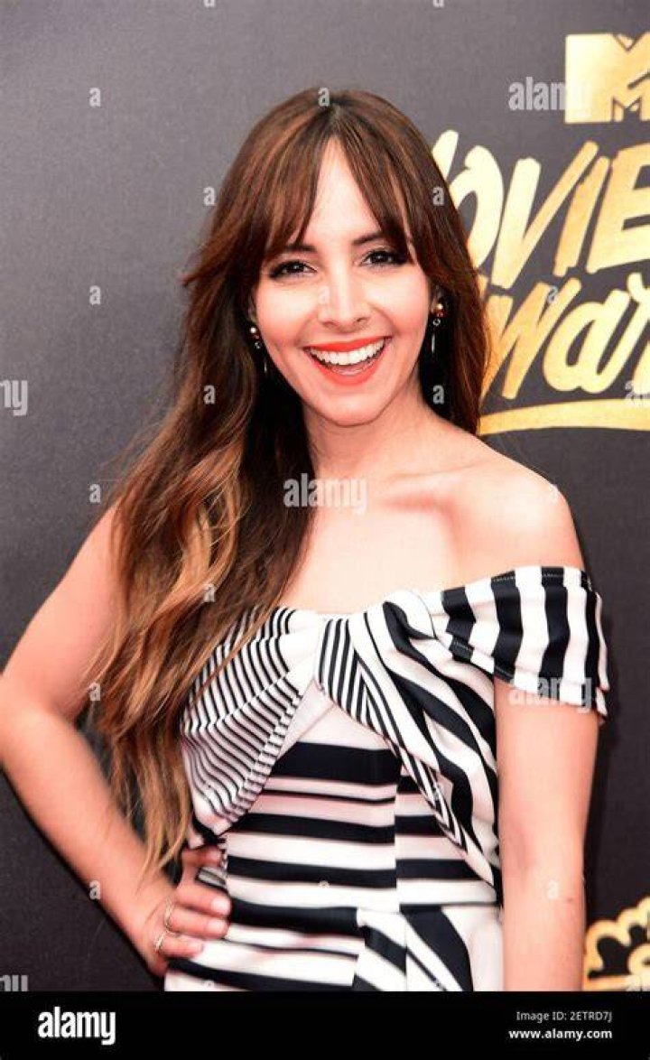 lilliana-vazquez-mtv-awards-2017-best-dressed