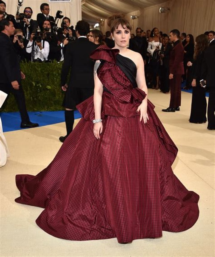 Lina-Dunham-met-gala-2017-beauty