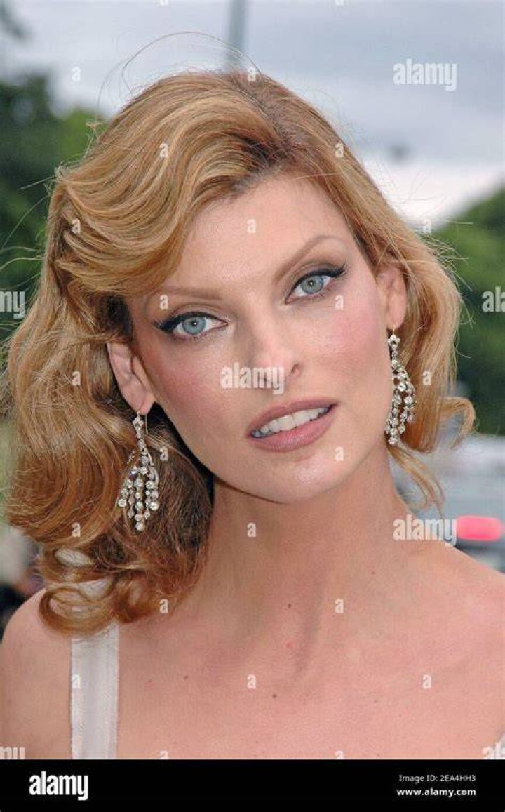 Linda Evangelista At The 2005 Met Gala
