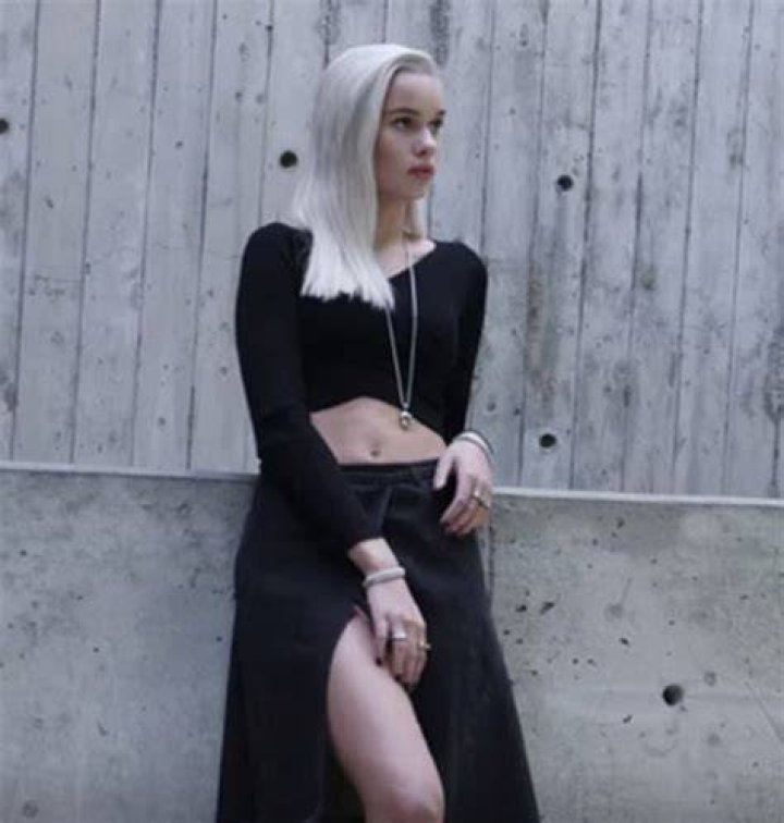 Lindsay Vrckovnik Topless