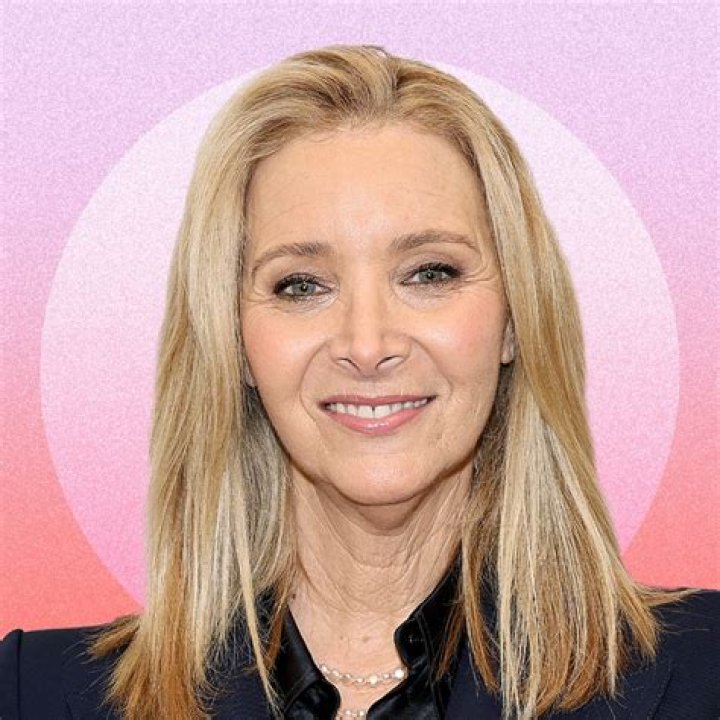 Lisa Kudrow shines at the Golden Globes