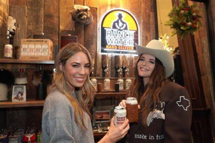 Lone River Celebrates Jenna Paulette&rsquo;s Debut at Grand Ole Opry After-Party (8/18)