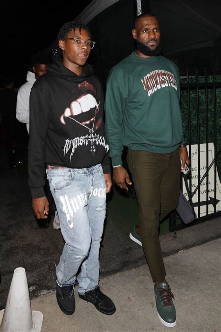 Los Angeles, CA - *EXCLUSIVE* - LeBron James steps out for dinner with his wife Savannah, daughter Zhuri Nova, and his boys Bronny and Bryce, at Italian restaurant Giorgio Baldi, after his son Bronny&rsquo;s recent medical emergency scare. Pictured: LeBron James, Bronny James BACKGRID USA 28 JULY 2023 BYLINE MUST READ: The Hollywood JR / BACKGRID USA: +1 310 798 9111 / UK: +44 208 344 2007 / *UK Clients - Pictures Containing Children Please Pixelate Face Prior To Publication*