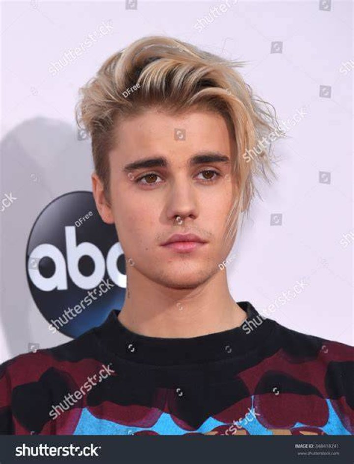 Los Angeles, CA - Justin Bieber spotted looking distraught over the news of Selena Gomez's hospitalization over an emotional breakdown. Bieber was in the passenger seat, being driven by Hailey Baldwin. Gomez and Bieber dated on and off for several years before finally calling it quits earlier this year.Pictured: Justin BieberBACKGRID USA 11 OCTOBER 2018 BYLINE MUST READ: Vasquez-Max Lopes / BACKGRIDUSA: +1 310 798 9111 / : +44 208 344 2007 / *UK Clients - Pictures Containing ChildrenPlease Pixelate Face Prior To Publication*