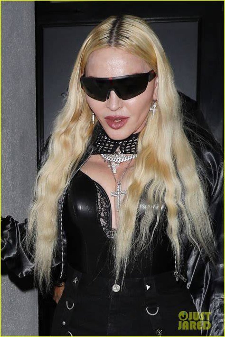 Madonna & A Friend Get Dinner