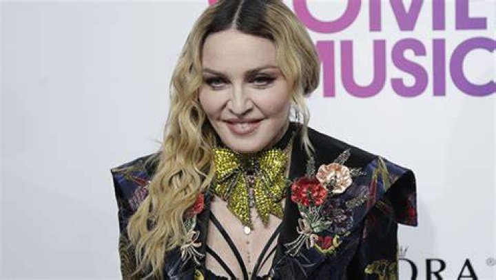 Madonna-gallery-social