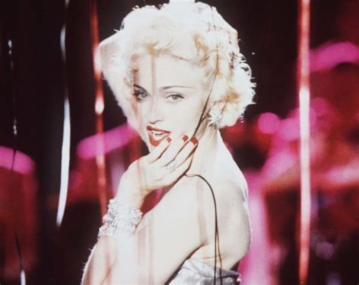 Madonna Smiles During Filming of &lsquo;Desperately Seeking Susan&rsquo;