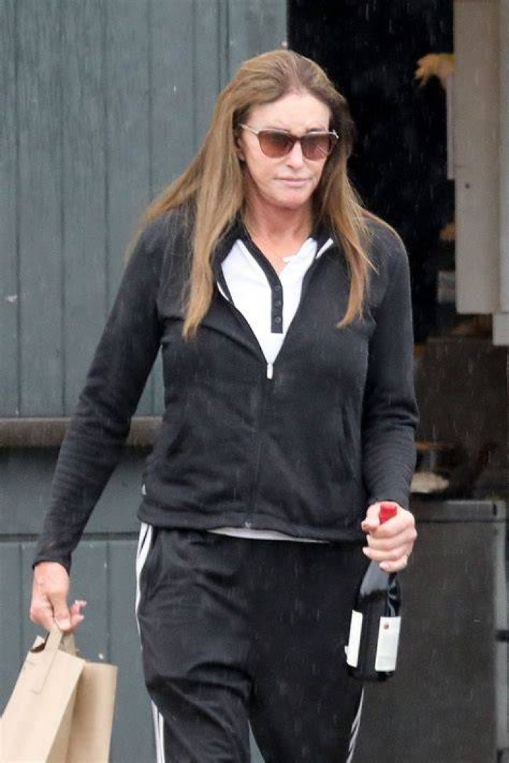 Malibu, CA - *EXCLUSIVE* - Caitlyn Jenner chats with her son Brandon after grabbing breakfast. Brandon brought along his daughter Eva who seems a little rambunctious while Caitlyn and Brandon chat outside of their car. Pictured: Caitlyn Jenner, Brandon Jenner, Eva James Jenner BACKGRID USA 20 AUGUST 2017 BYLINE MUST READ: BENS / BACKGRID USA: +1 310 798 9111 / UK: +44 208 344 2007 / *UK Clients - Pictures Containing Children Please Pixelate Face Prior To Publication*