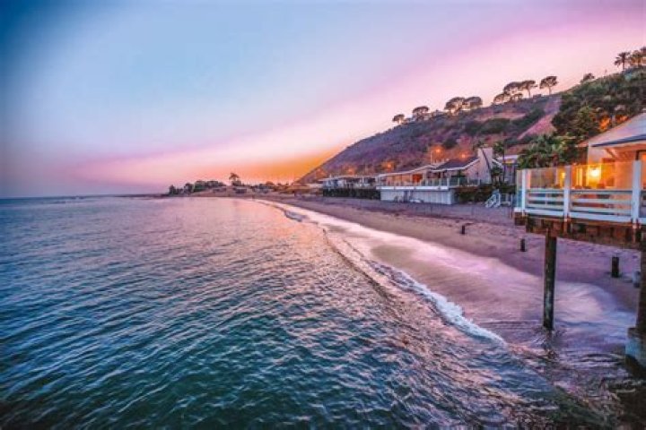 Malibu, CA - *EXCLUSIVE* - Hand in hand, new parents Jonah Hill and Olivia Millar embrace a serene stroll through breathtaking Malibu. Pictured: Jonah Hill, Olivia Millar BACKGRID USA 14 JUNE 2023 BYLINE MUST READ: @MALIBUUSTARS YOUTUBE / BACKGRID USA: +1 310 798 9111 / UK: +44 208 344 2007 / *UK Clients - Pictures Containing Children Please Pixelate Face Prior To Publication*