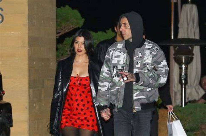 Malibu, CA - *EXCLUSIVE* - Kourtney Kardashian and Scott Disick are seen leaving Nobu after celebrating Jonathan Cheban's birthday in Malibu. Kourtney and Scott left together and Kim Kardashian and Jonathan Cheban left together.Pictured: Kourtney Kardashian, Scott DisickBACKGRID USA 27 FEBRUARY 2019 USA: +1 310 798 9111 / : +44 208 344 2007 / *UK Clients - Pictures Containing ChildrenPlease Pixelate Face Prior To Publication*