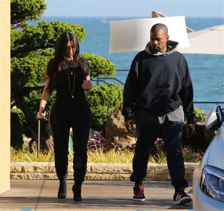 Malibu, CA - Kim Kardashian and Kanye West go to dinner together at Nobu in Malibu. Pictured: Kim Kardashian, Kanye West BACKGRID USA 30 SEPTEMBER 2021 USA: +1 310 798 9111 / UK: +44 208 344 2007 / *UK Clients - Pictures Containing Children Please Pixelate Face Prior To Publication*