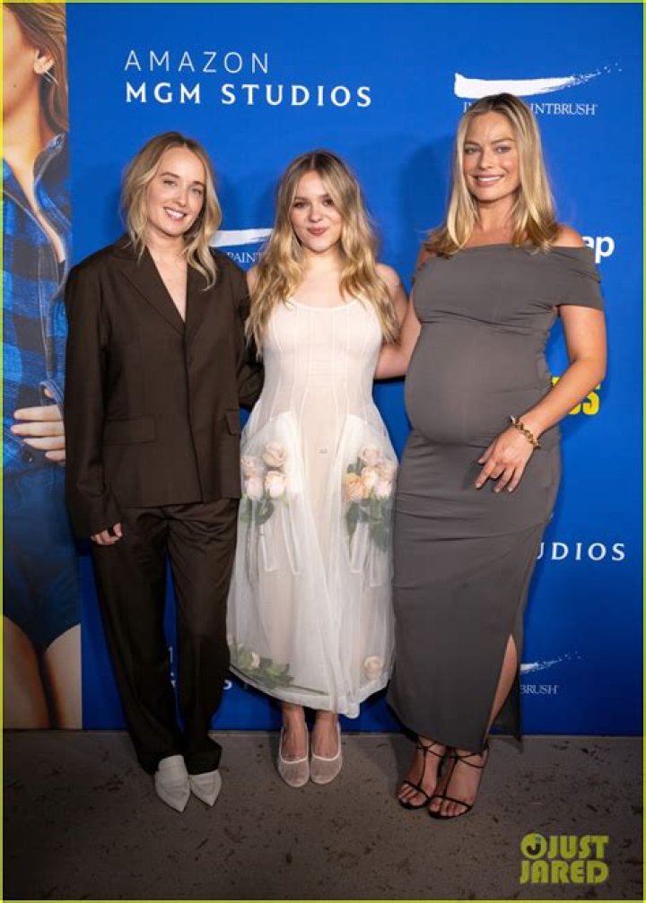 Margot Robbie Expecting Baby