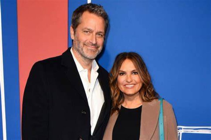 Mariska Hargitay and her Husband Charmed by a Snake