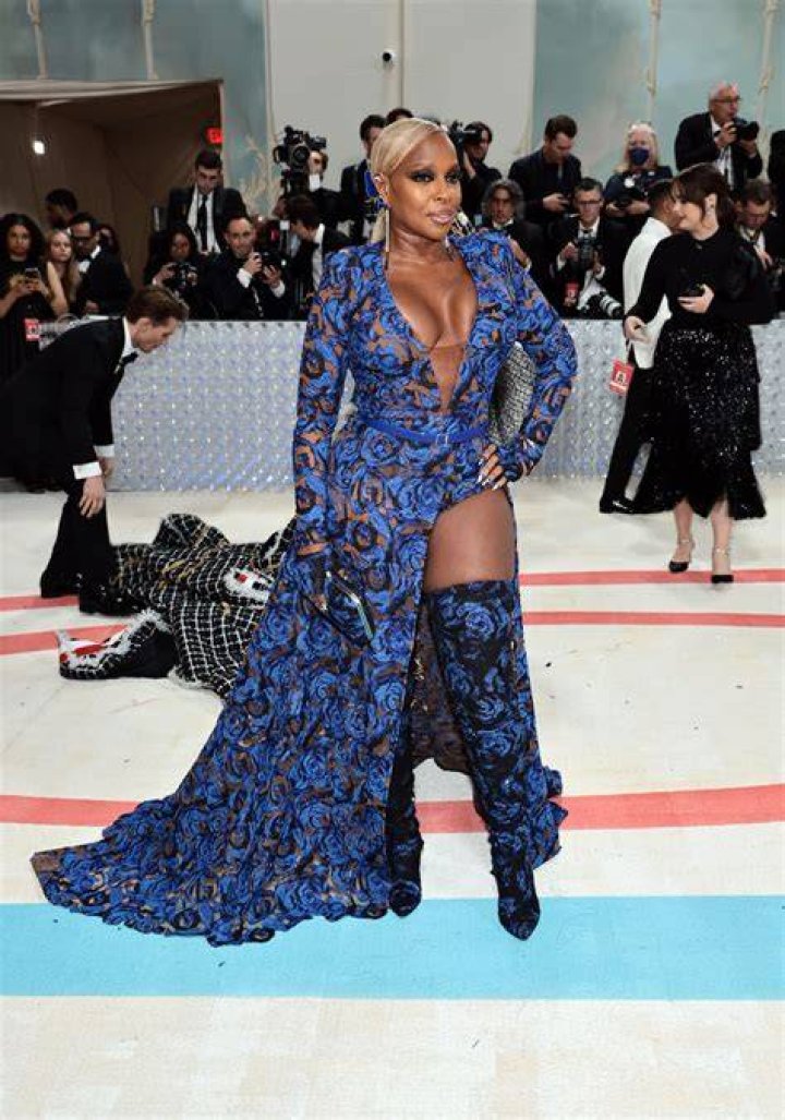 Mary-J-Blige-met-gala-2017-beauty