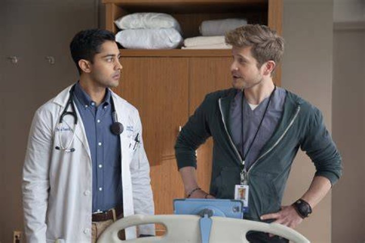 Matt Czuchry On Conrad & Devon&rsquo;s Conflict