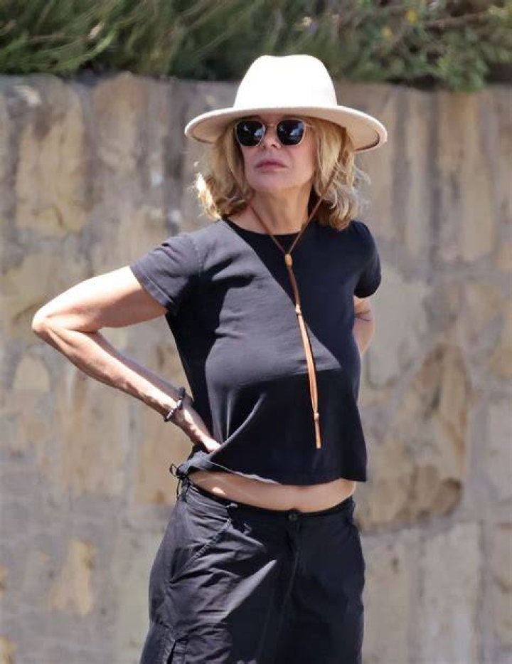 Meg Ryan spotted out and about with son Jack Quaid in NYC Pictured: Meg Ryan,Jack Quaid,Meg Ryan Jack Quaid Ref: SPL1397304 221116 NON-EXCLUSIVE Picture by: SplashNews.com Splash News and Pictures USA: +1 310-525-5808 London: +44 (0)20 8126 1009 Berlin: +49 175 3764 166 World Rights